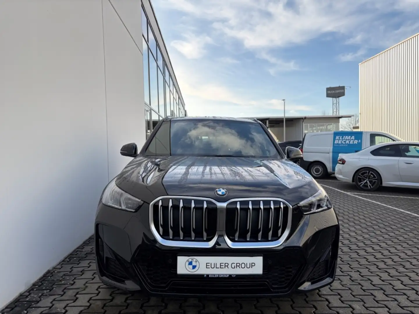 BMW X1 18i M-Sport Sommer19'' AHK Ad-M-Fahrw. H/K AdLED P Schwarz - 2