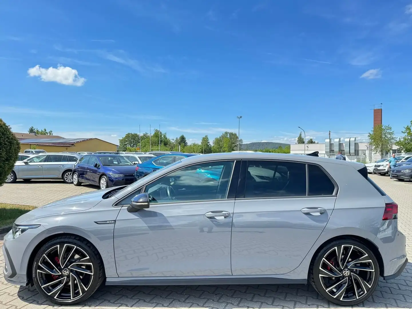 Volkswagen Golf GTD 2.0 tdi GTD 200cv dsg 2022 Black style camera 19" Šedá - 2