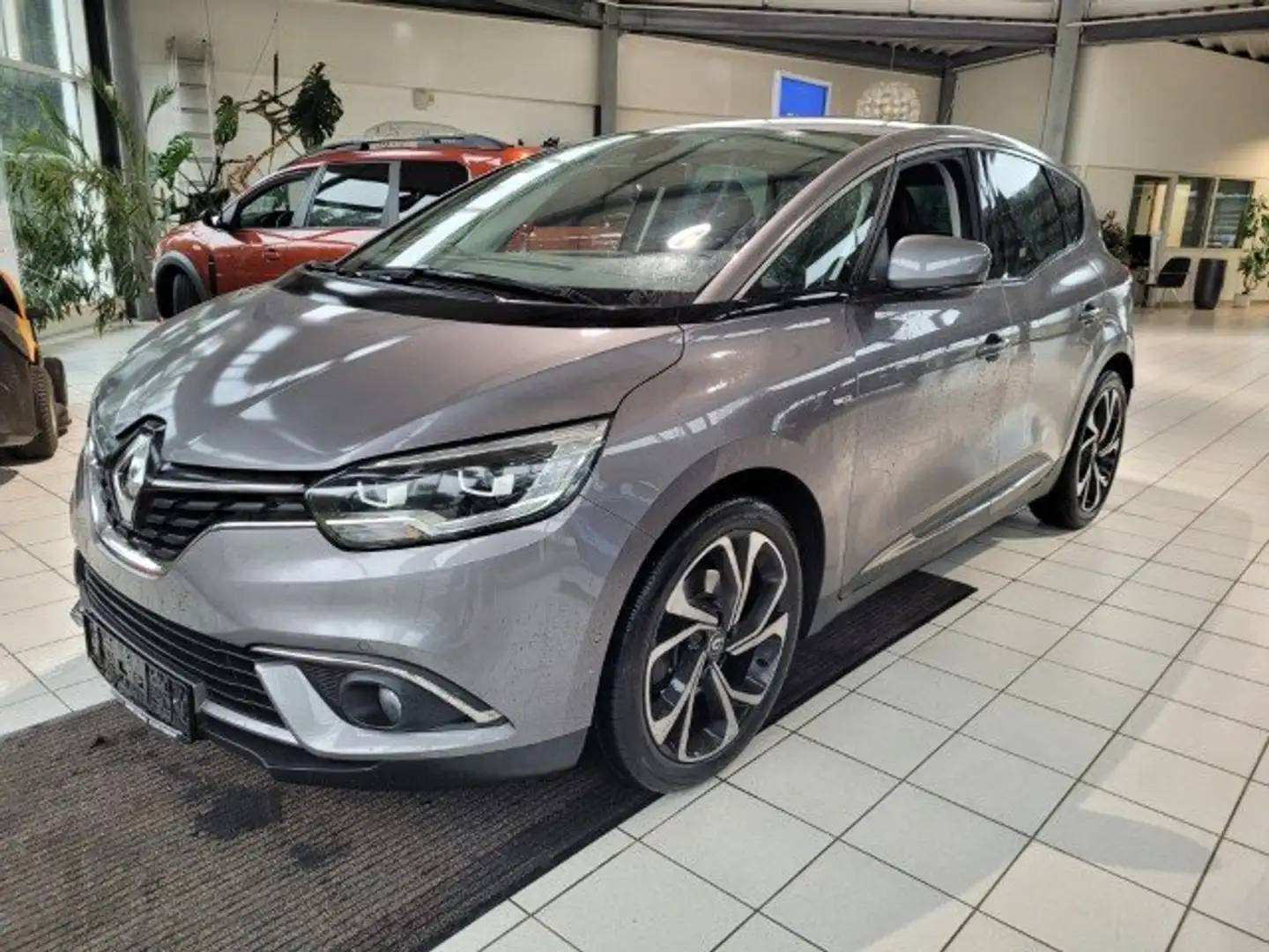 Renault Scenic BOSE Edition 140 EDC  -AUTOMATIK-NAVI-AHK Grijs - 1