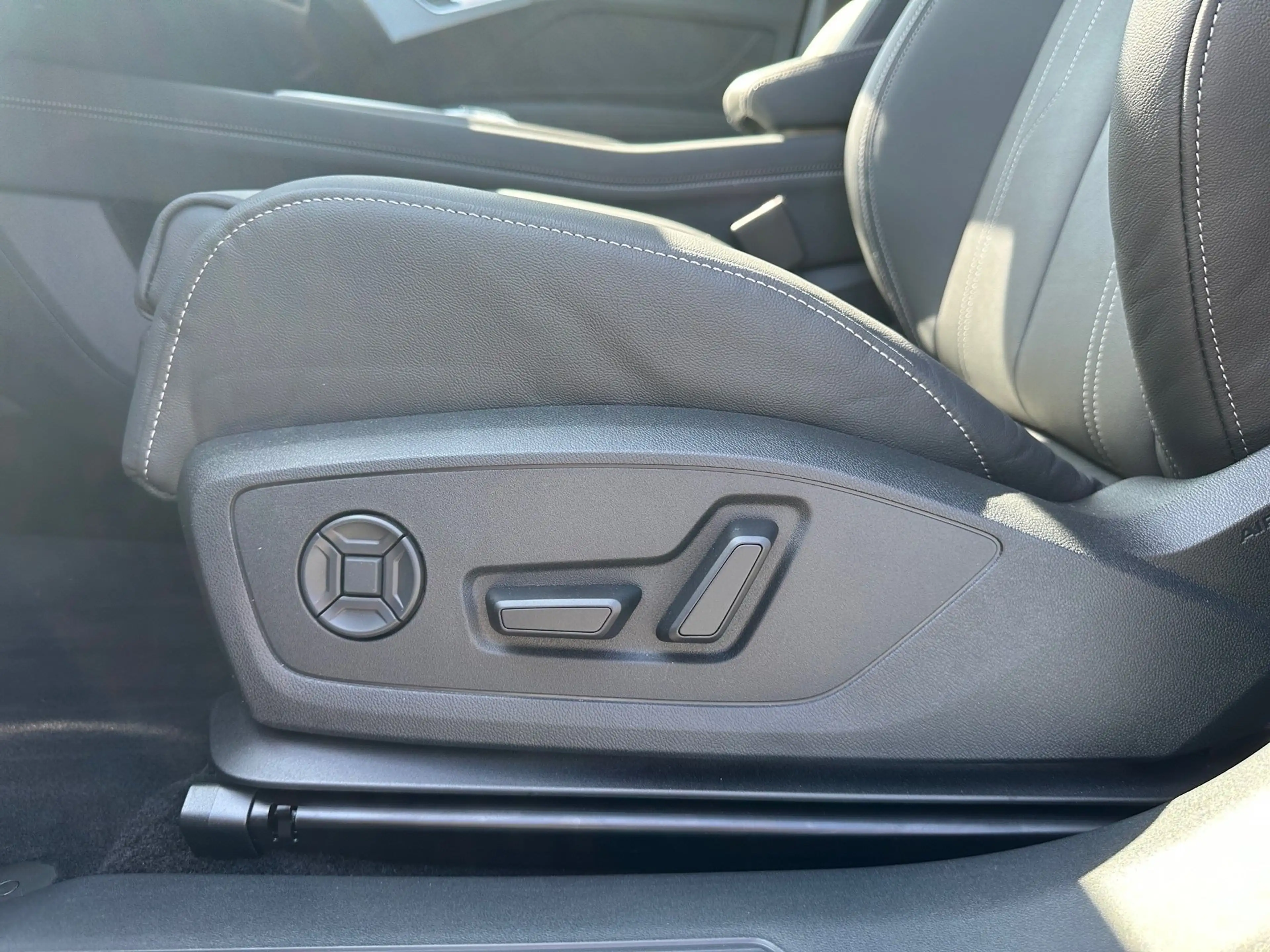 Audi Q4 e-tron Q4 Sportback e-tron quattro HeadUp AHK Navi Matrix — photo 10
