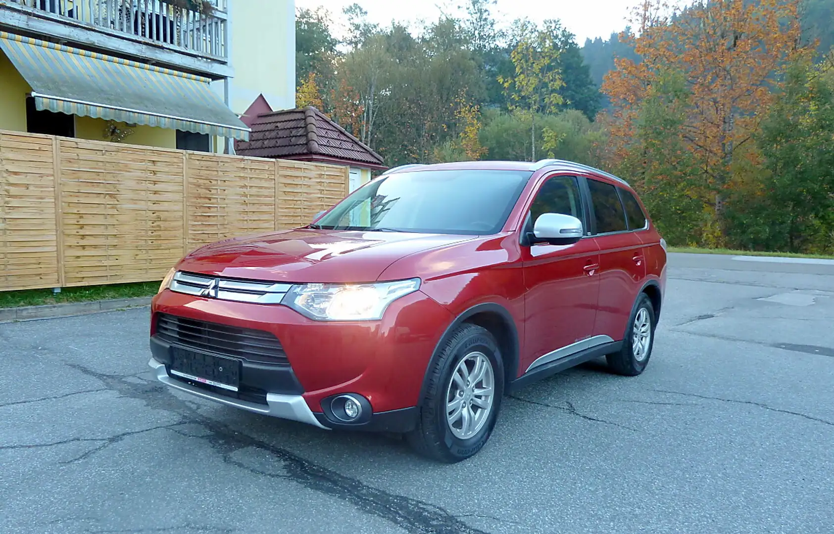 Mitsubishi Outlander 2,2 DI-D AS&G Intense Rot - 1