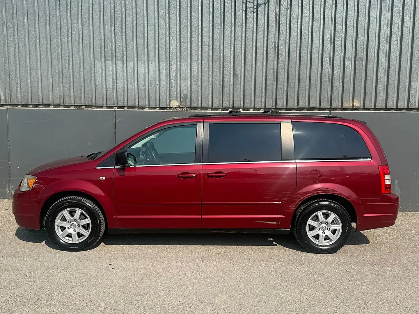 Chrysler Voyager Grand Voyager Limited 2,8 CRD Aut. | VOLL FAHRB... Rot - 2