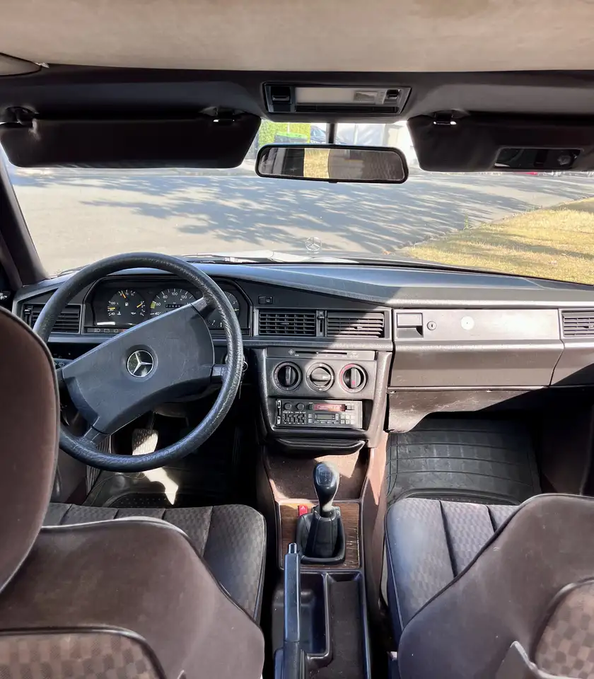 Mercedes-Benz 190 W201 2.0, foto 11