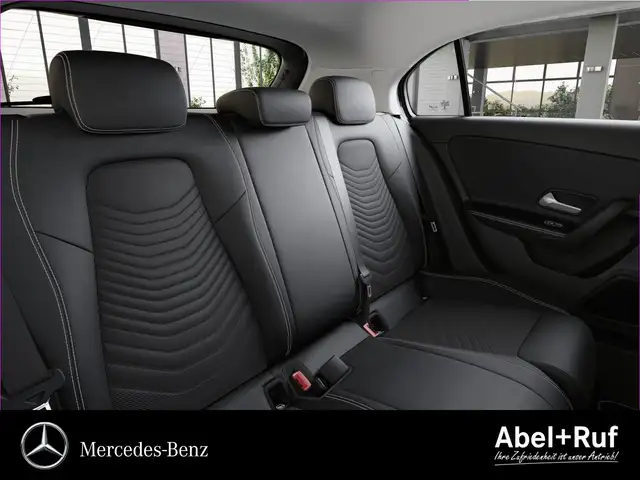Mercedes-Benz A view 9