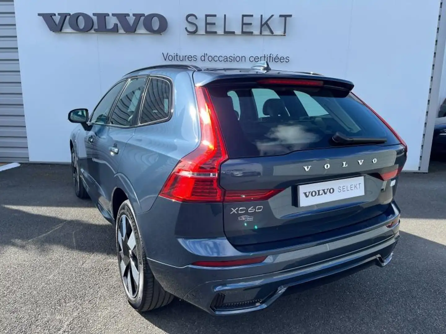Volvo XC60 T6 AWD 253 + 145ch Utimate Style Dark Geartronic Bleu - 2