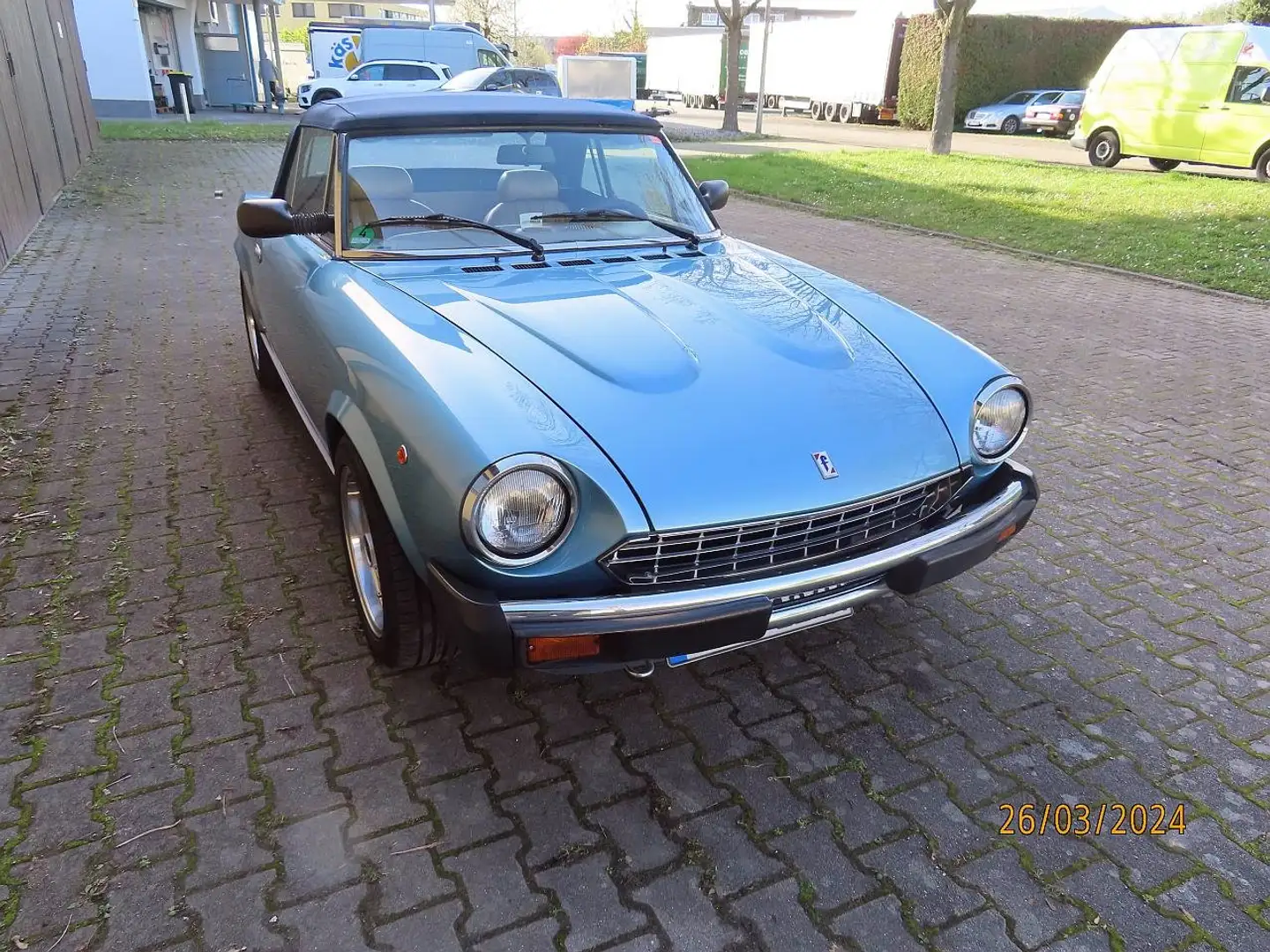 Fiat 124 Spider Pininfarina Spider i.e. Blau - 1