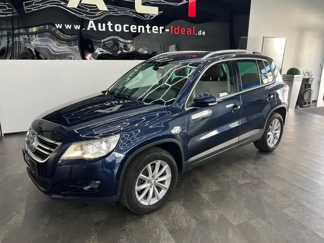 Volkswagen Tiguan view 2