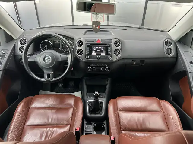 Volkswagen Tiguan view 12