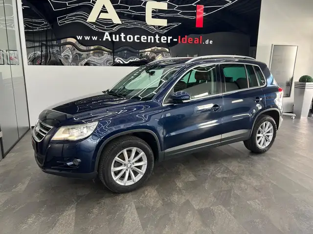 Volkswagen Tiguan view 3