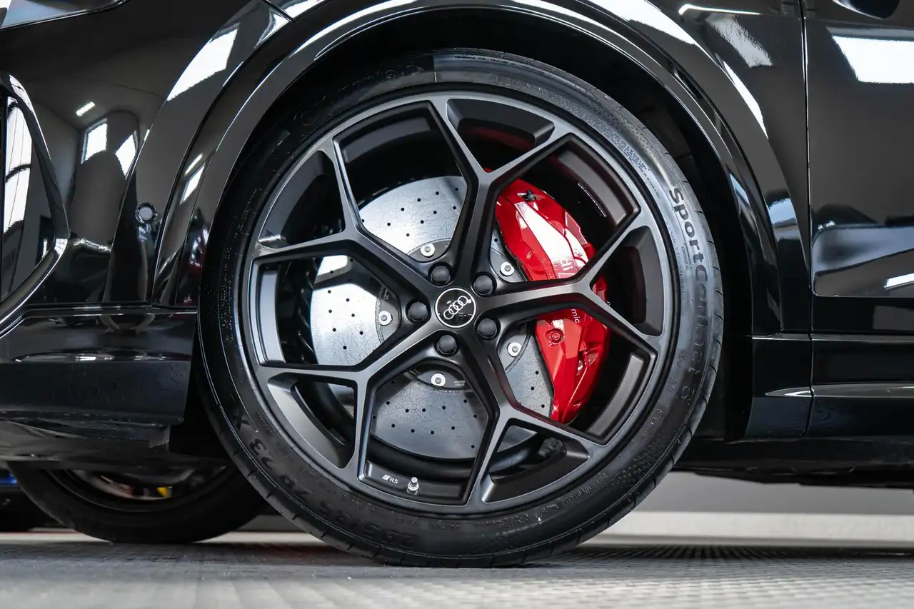 Audi RS Q8 RSQ8 4.0 TFSI performance quattro STHZ KERAMIK 3