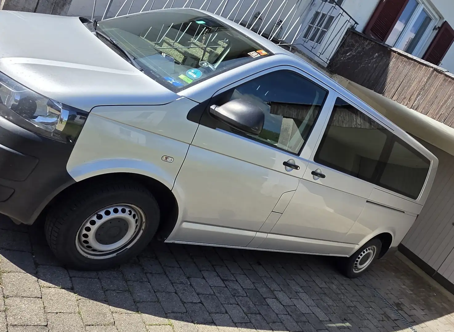 Volkswagen T5 Kombi LR 2,0 TDI BMT D-PF - 1