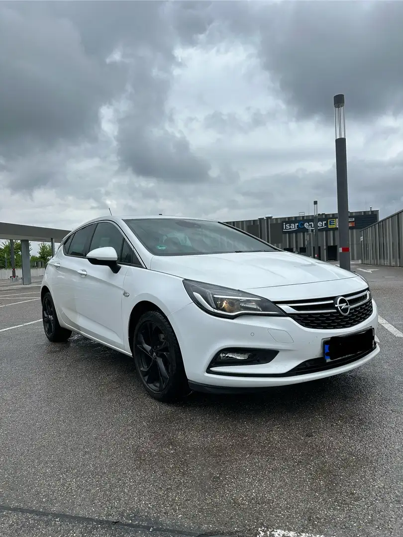 Opel Astra Dynamic Weiß - 1