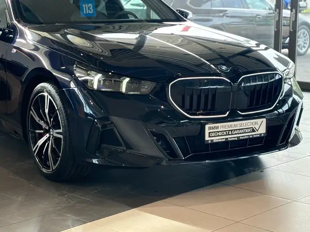 BMW 5 Series view 15