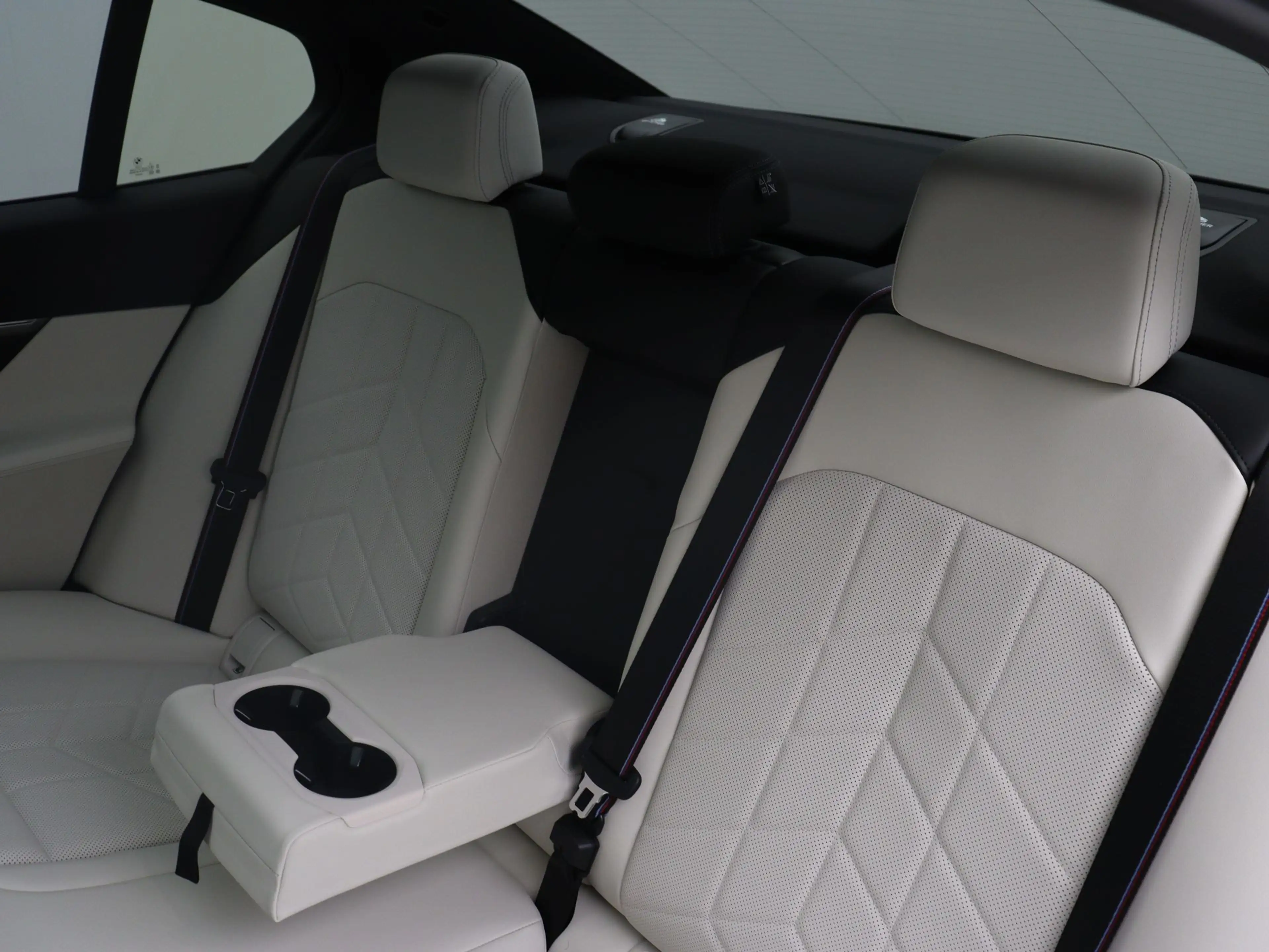 BMW i5 eDrive40 M Sport Edition 84 kWh — photo 15