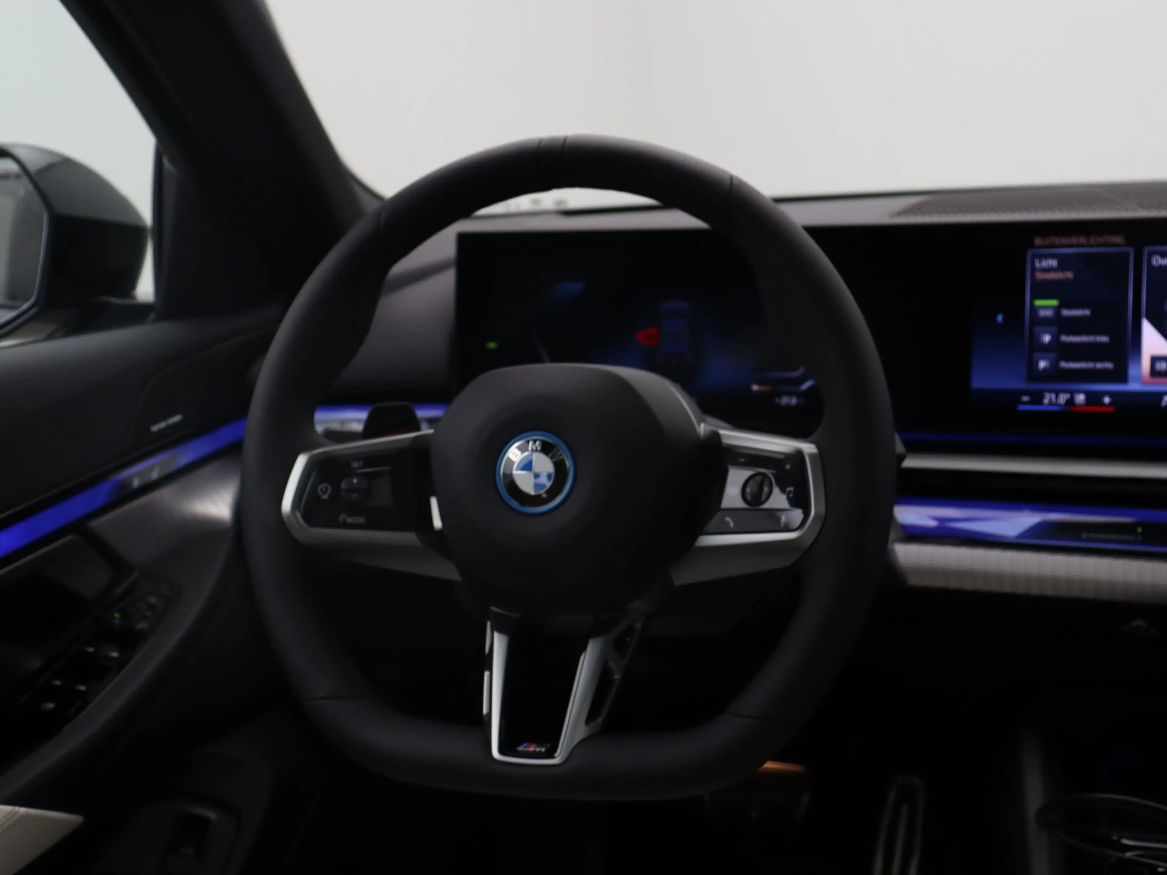BMW i5 eDrive40 M Sport Edition 84 kWh — photo 2