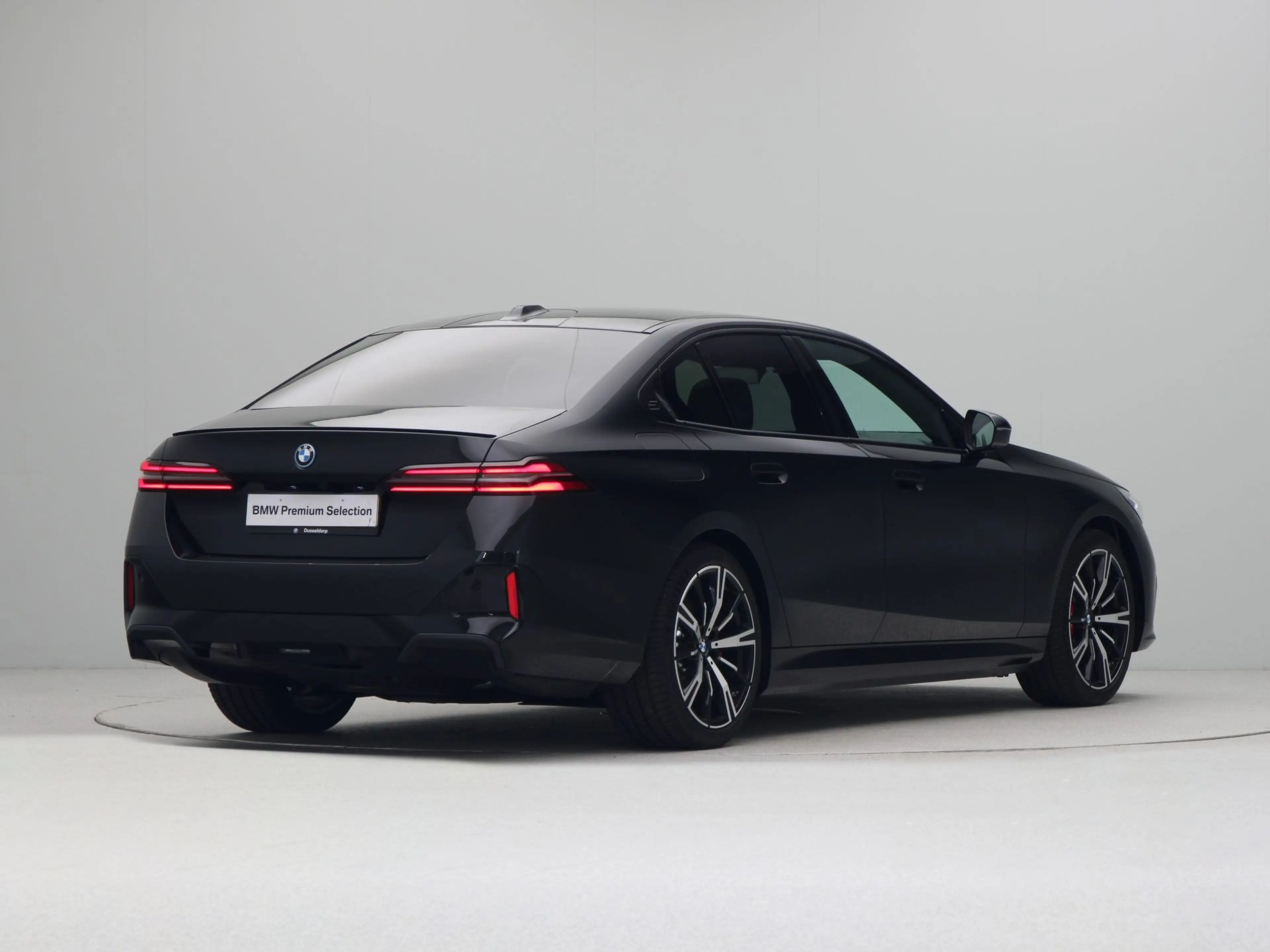 BMW i5 eDrive40 M Sport Edition 84 kWh — photo 8
