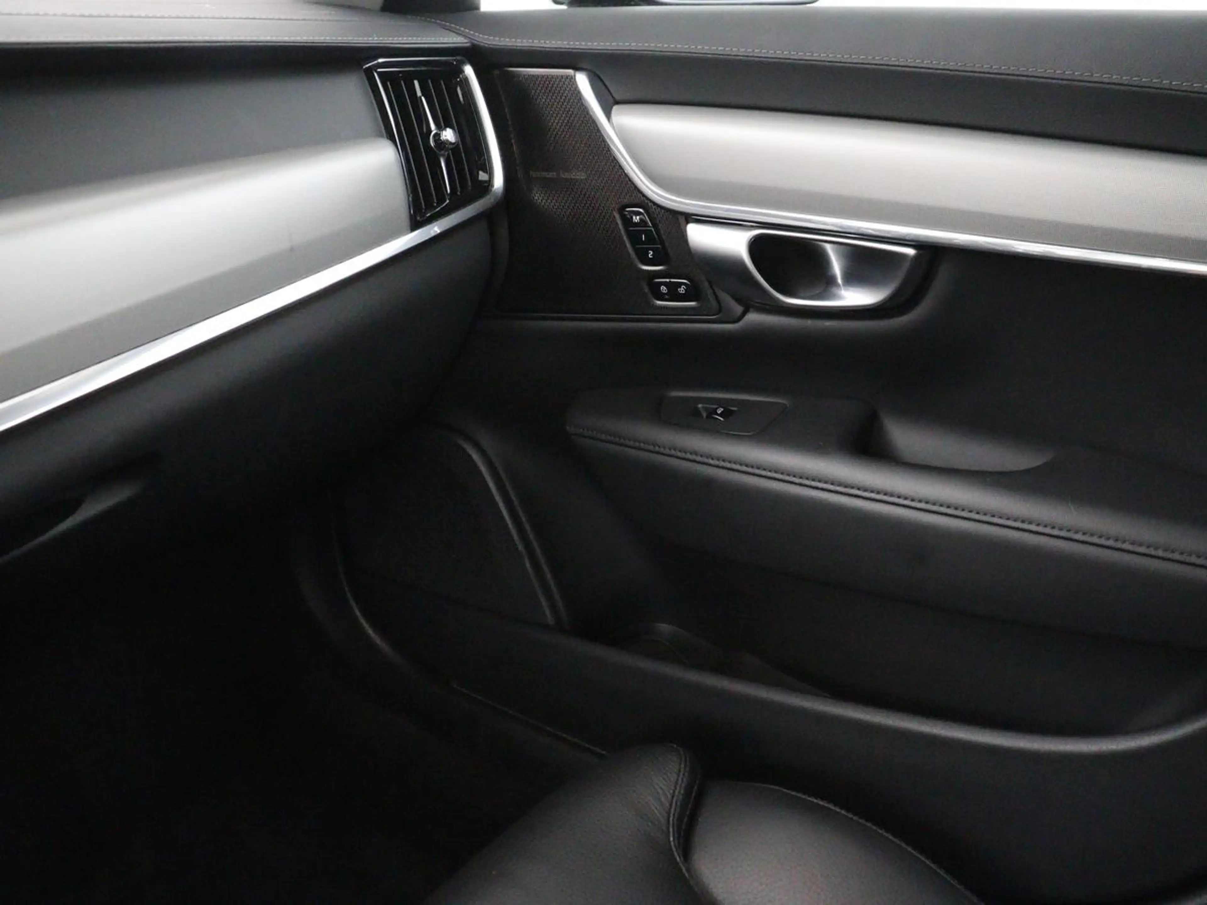 Volvo V90 2.0 T8 Plug-in hybrid AWD Plus Bright | SOH 97,1 | — photo 36