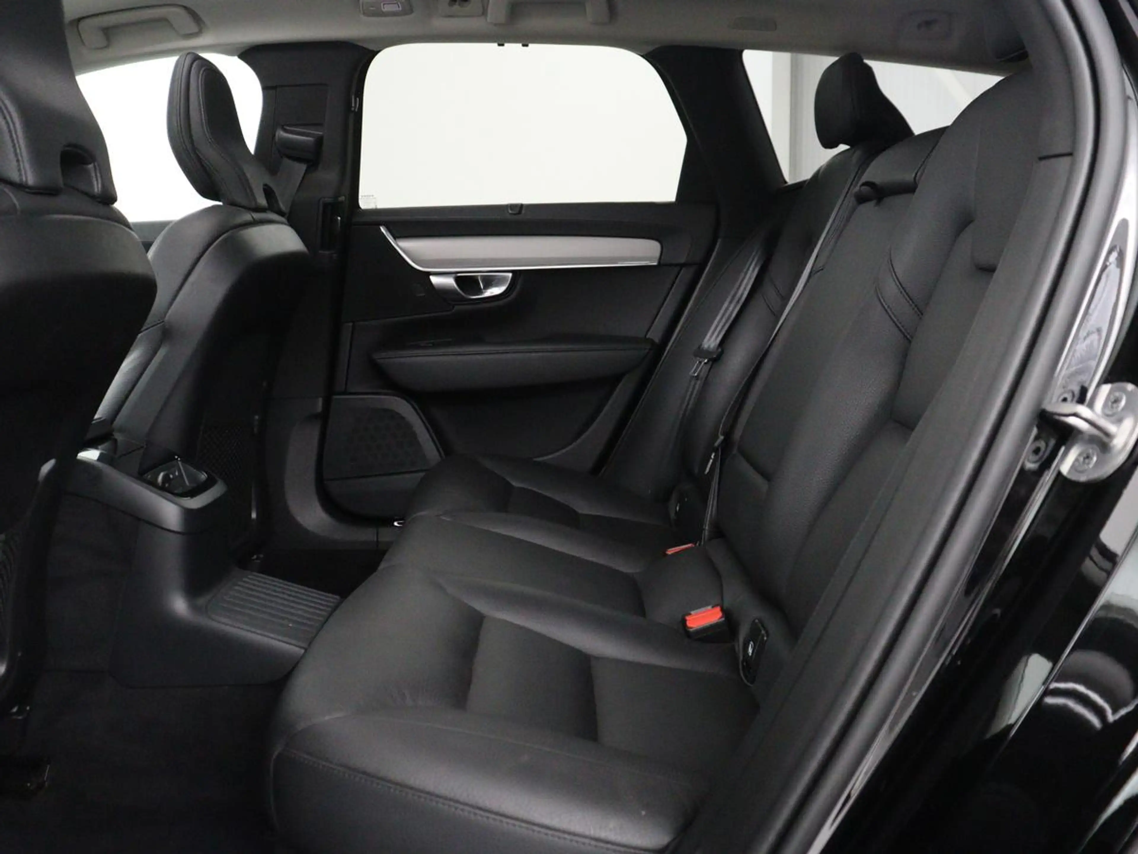 Volvo V90 2.0 T8 Plug-in hybrid AWD Plus Bright | SOH 97,1 | — photo 10