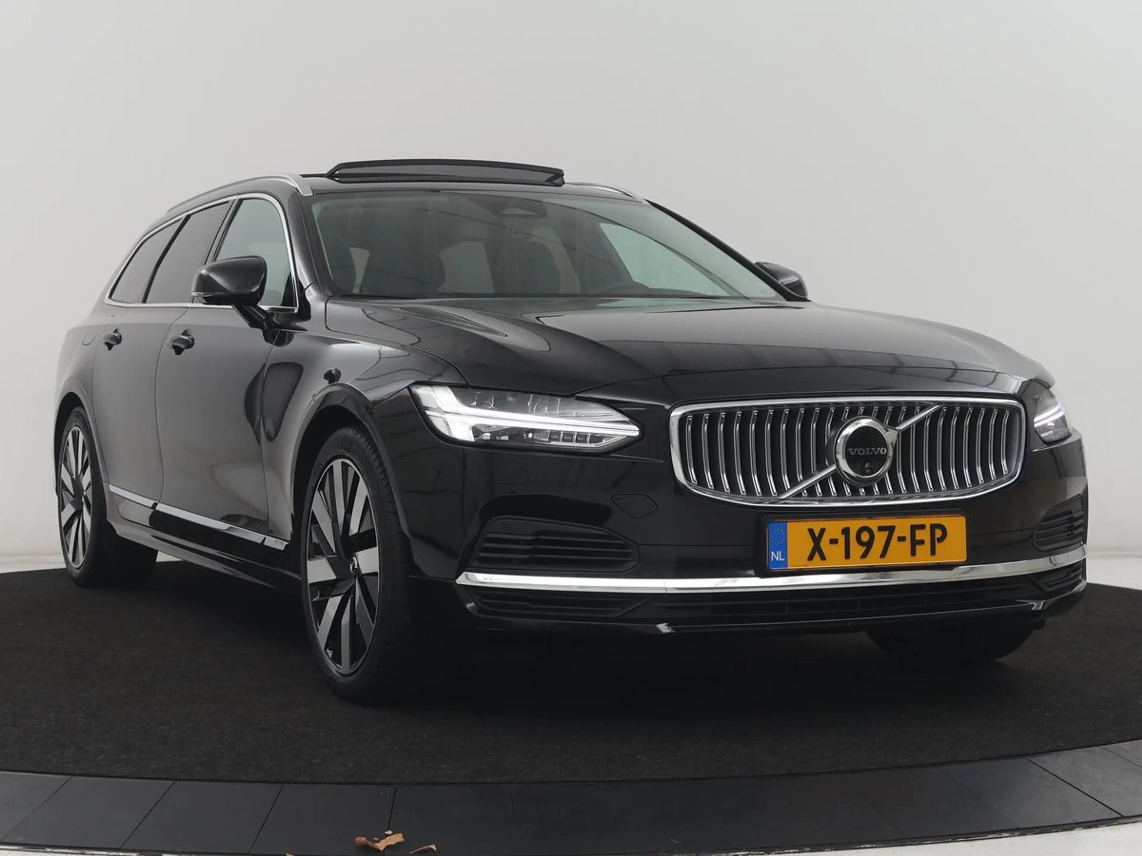 Volvo V90 2.0 T8 Plug-in hybrid AWD Plus Bright | SOH 97,1 | — photo 43