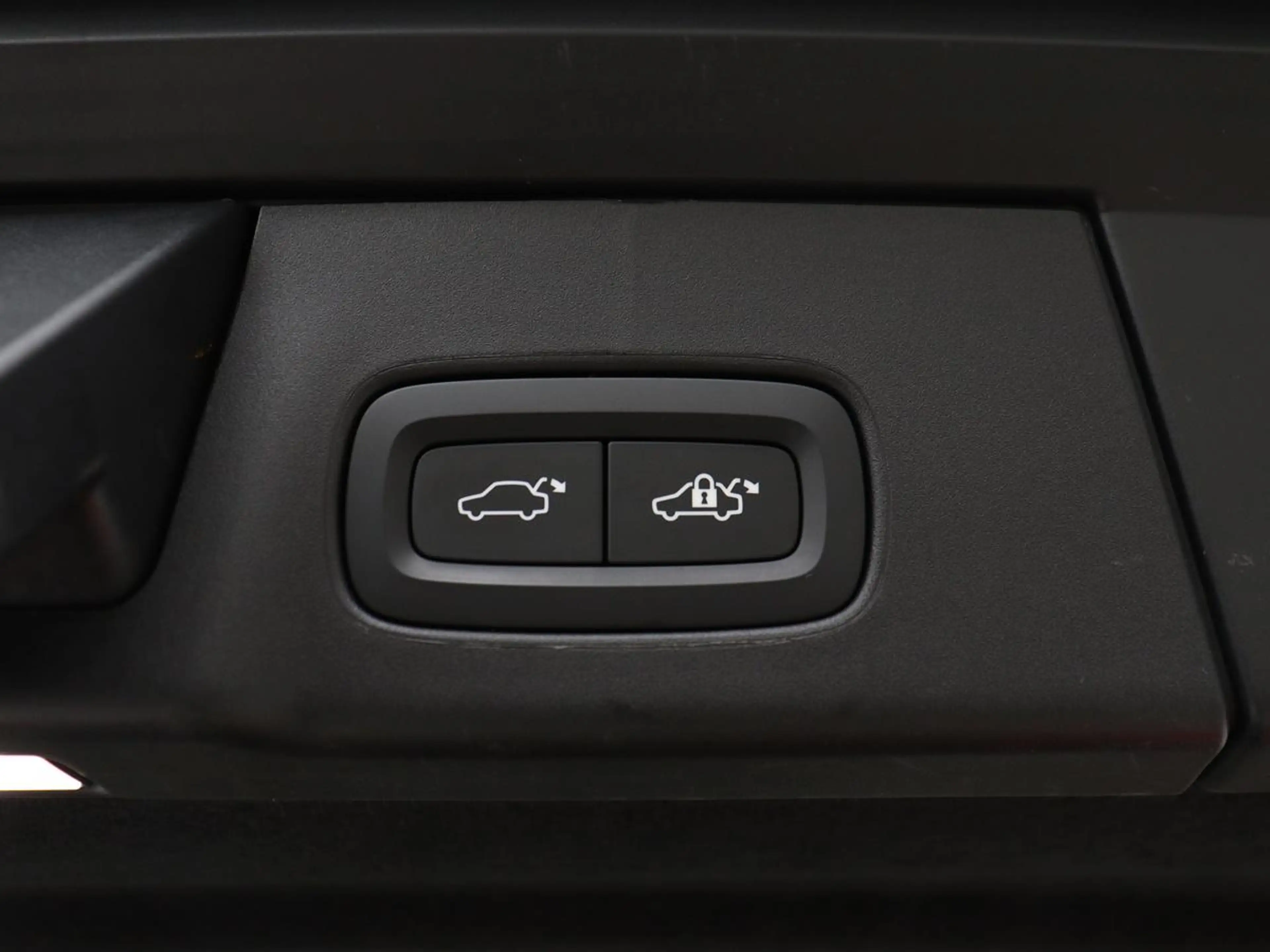 Volvo V90 2.0 T8 Plug-in hybrid AWD Plus Bright | SOH 97,1 | — photo 40