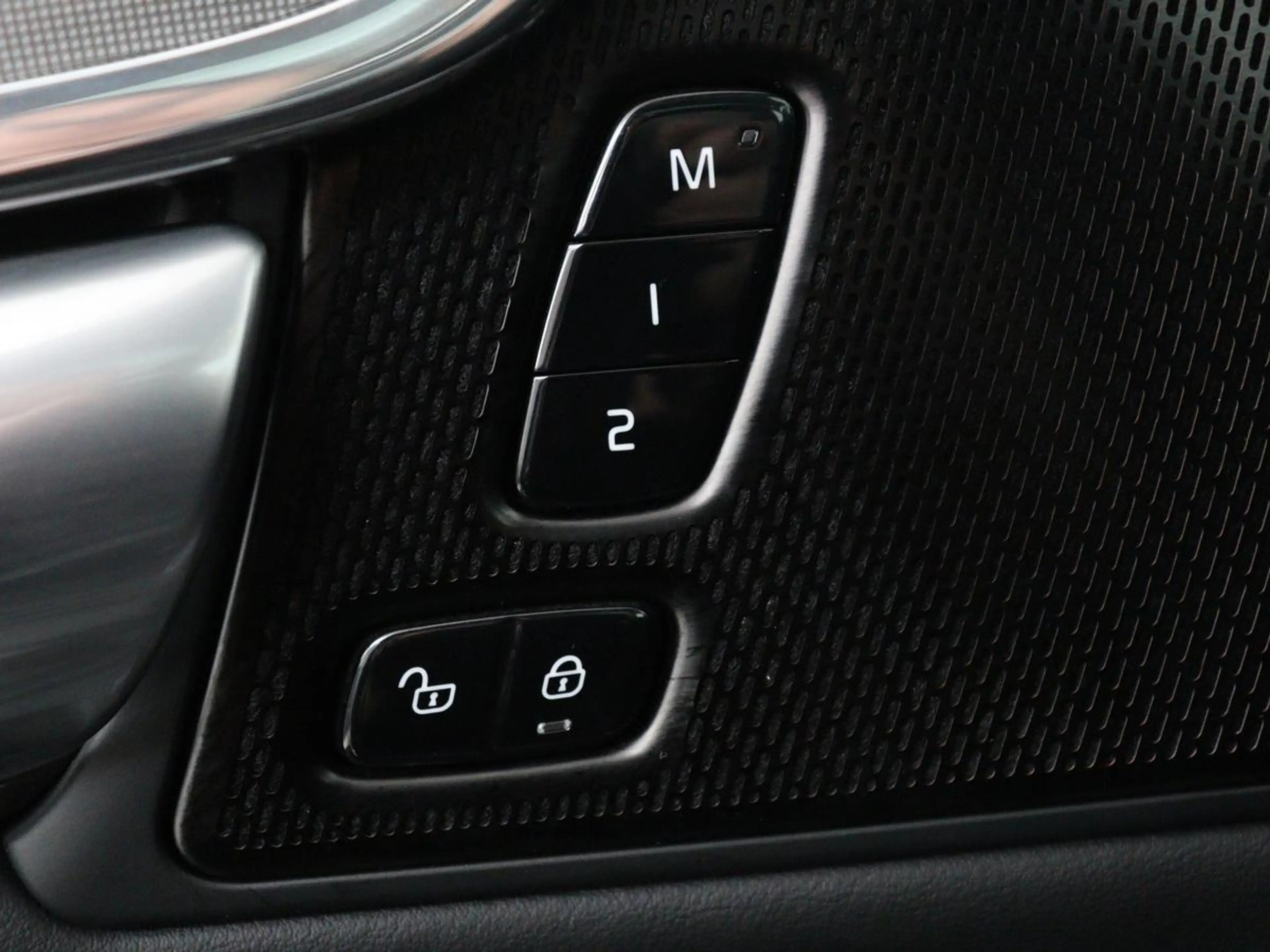 Volvo V90 2.0 T8 Plug-in hybrid AWD Plus Bright | SOH 97,1 | — photo 27