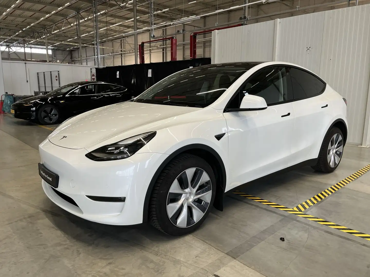 Tesla Model Y Long Range AWD/Certified Pre owned Wit - 2