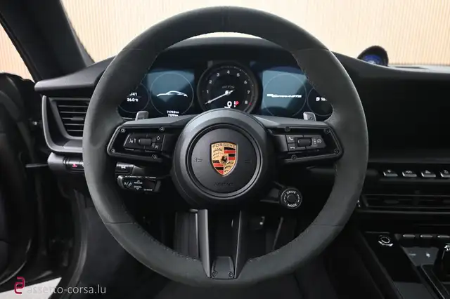 Porsche 911 view 12