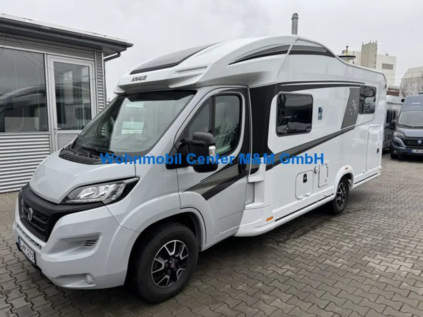 Knaus Sky Wave 650 MEG 60 Years Modell 2023 Grijs - 2