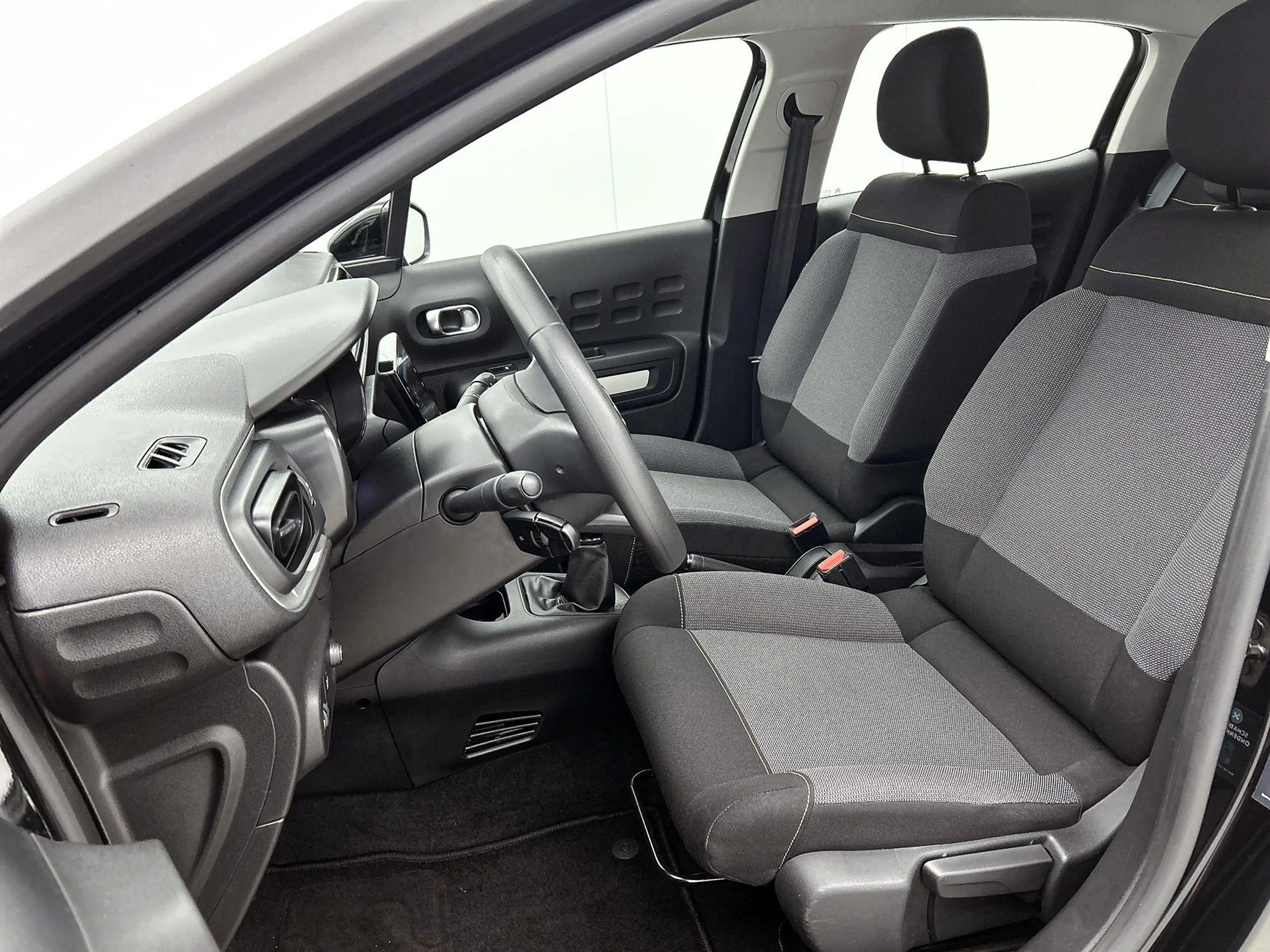 Citroen C3 1.2 S&S Feel Edition | Climate Control | Apple Car — photo 10