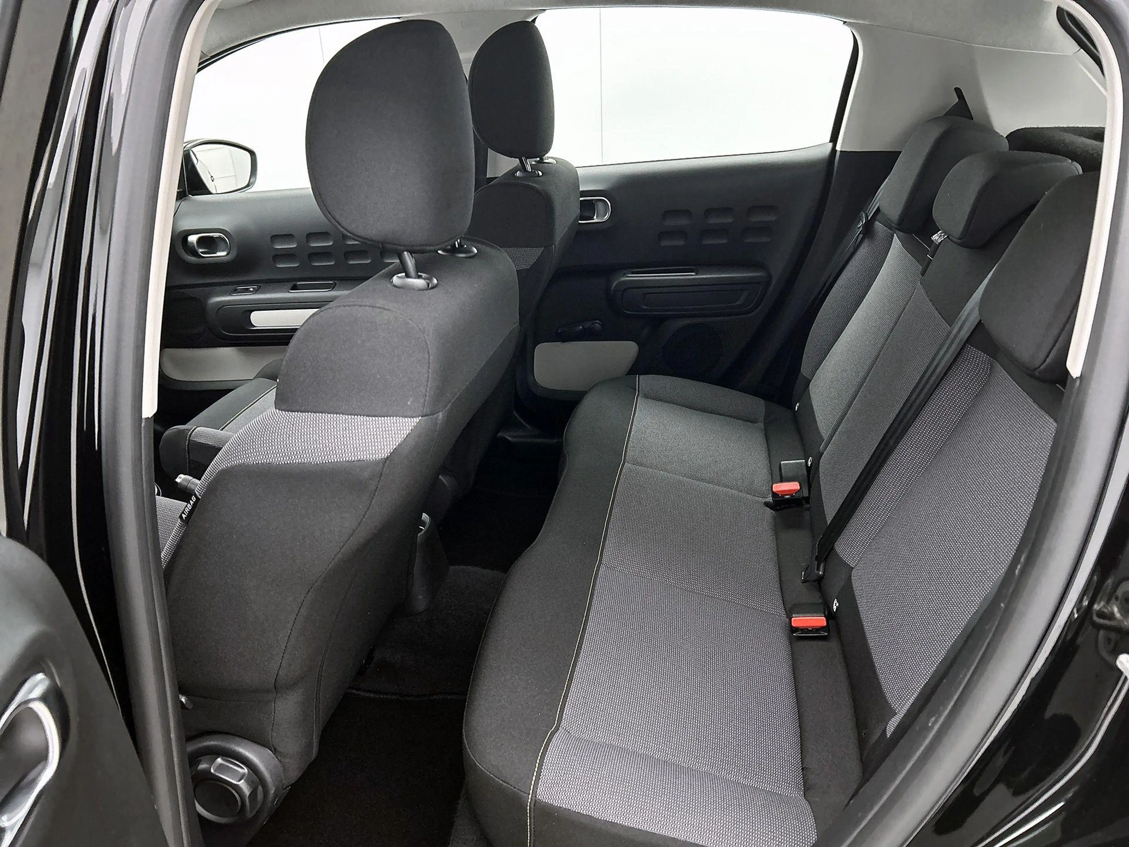 Citroen C3 1.2 S&S Feel Edition | Climate Control | Apple Car — photo 14