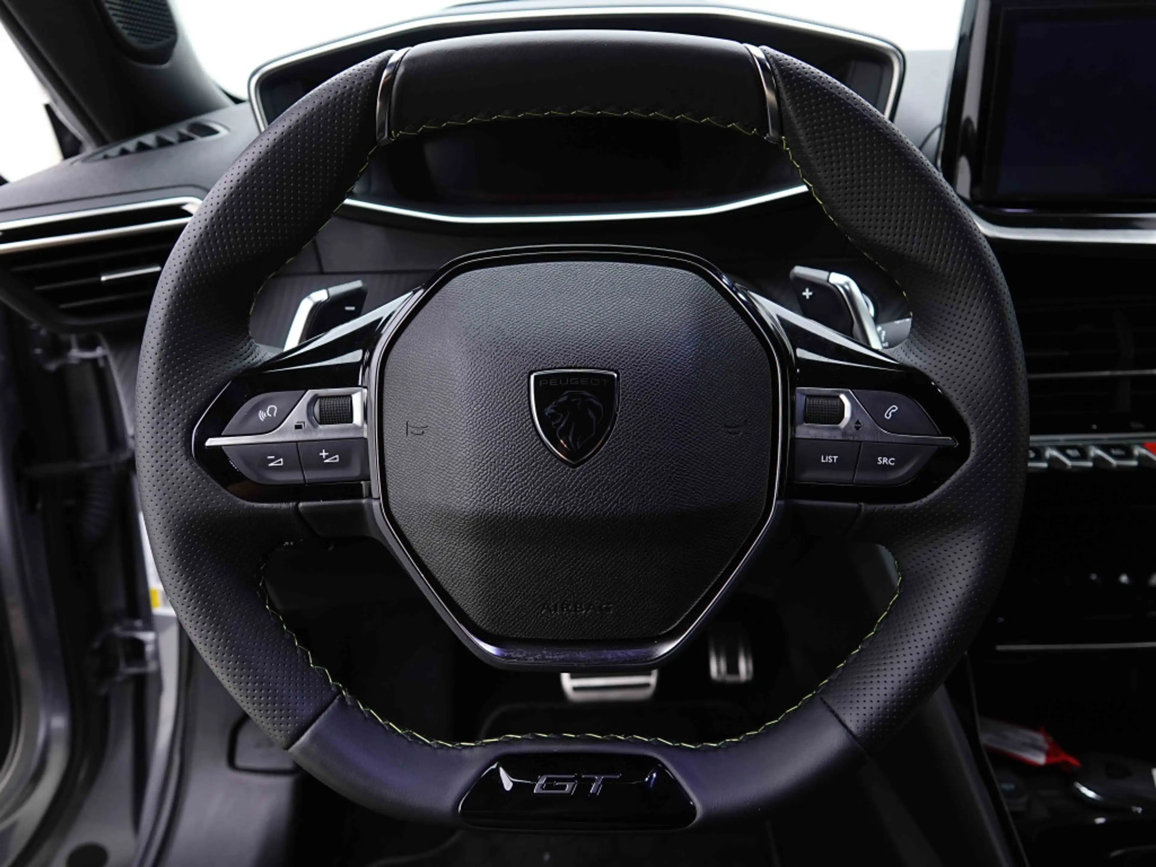 Peugeot 2008 Hybrid 145 AUT GT | Camera | Keyless | LED Lights — photo 9