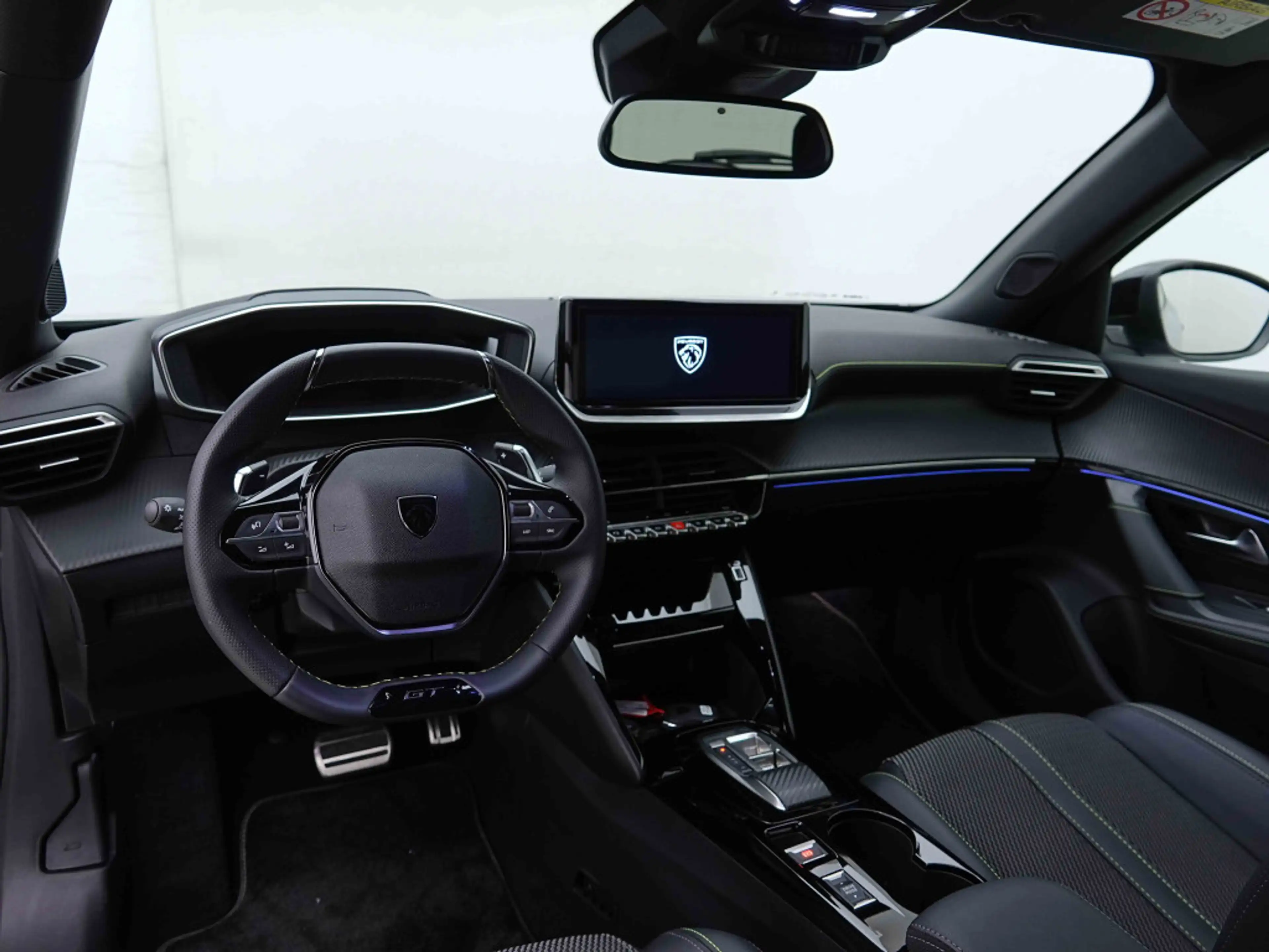 Peugeot 2008 Hybrid 145 AUT GT | Camera | Keyless | LED Lights — photo 8