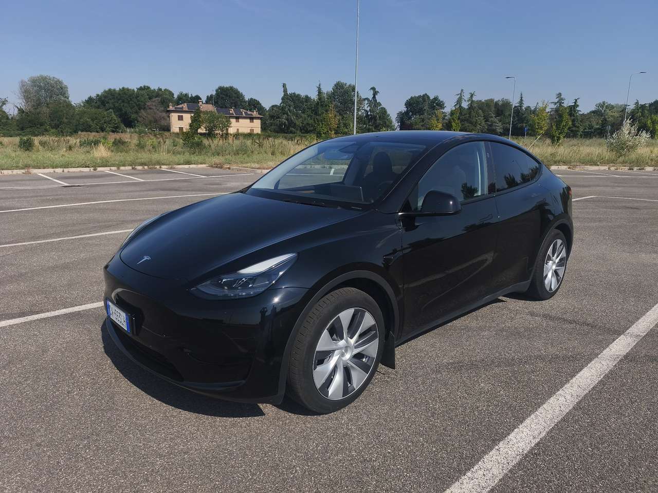 Tesla Model Y Single Motor rwd LFP