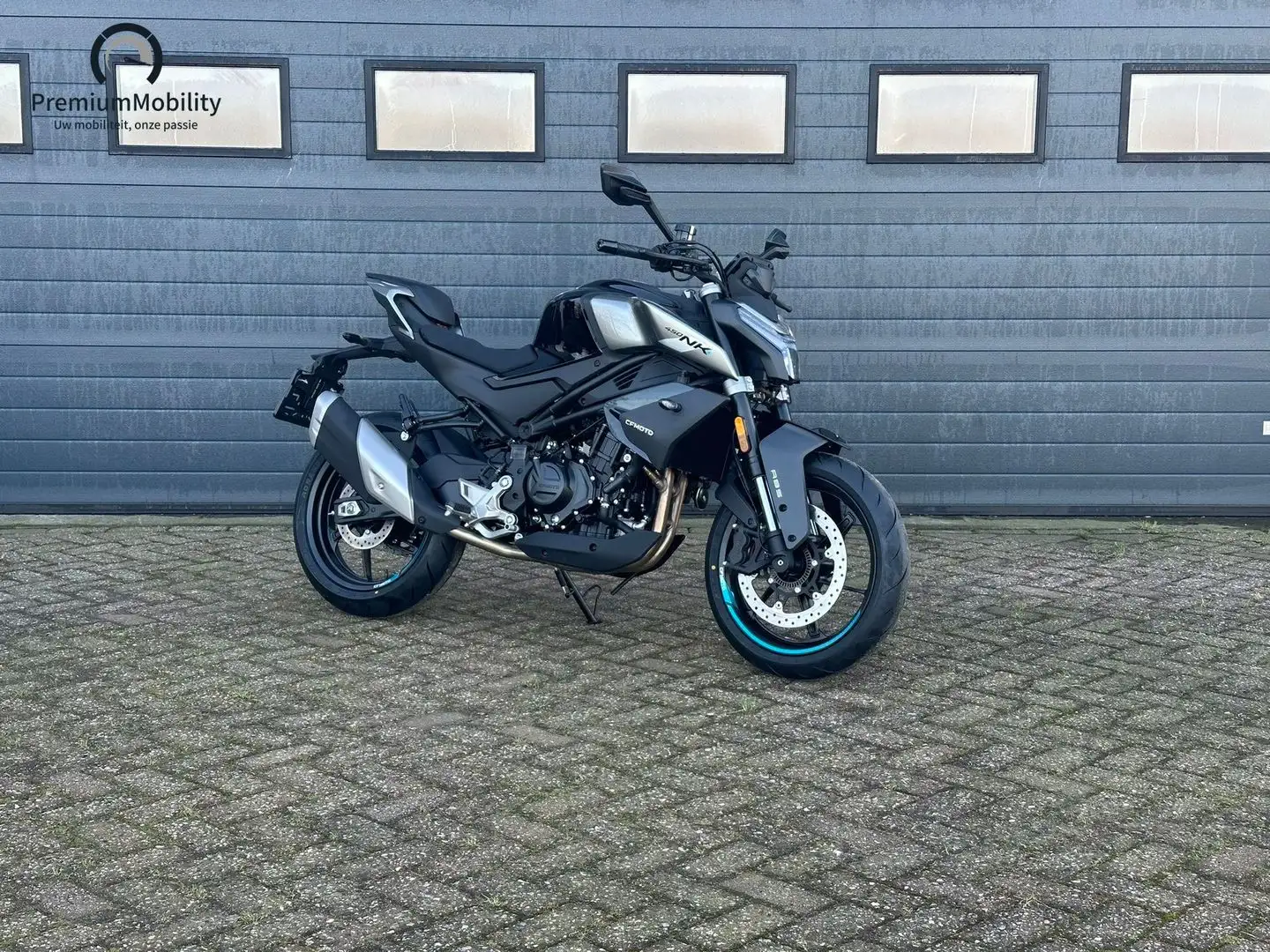 CFMOTO 450 NK Schwarz - 1