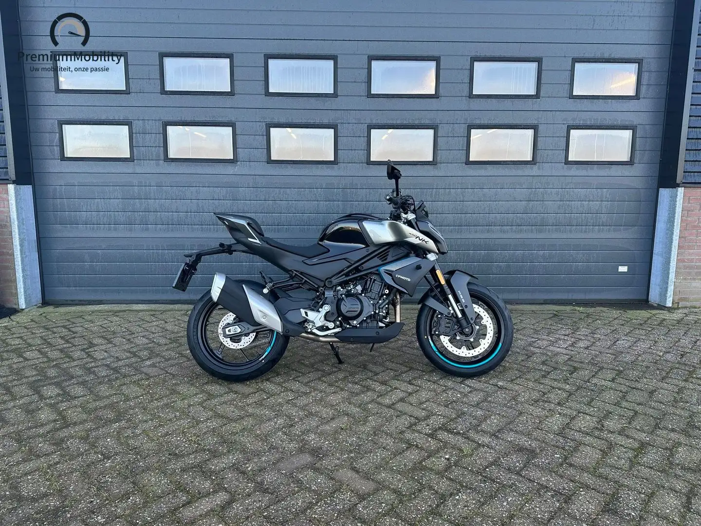 CFMOTO 450 NK Schwarz - 2