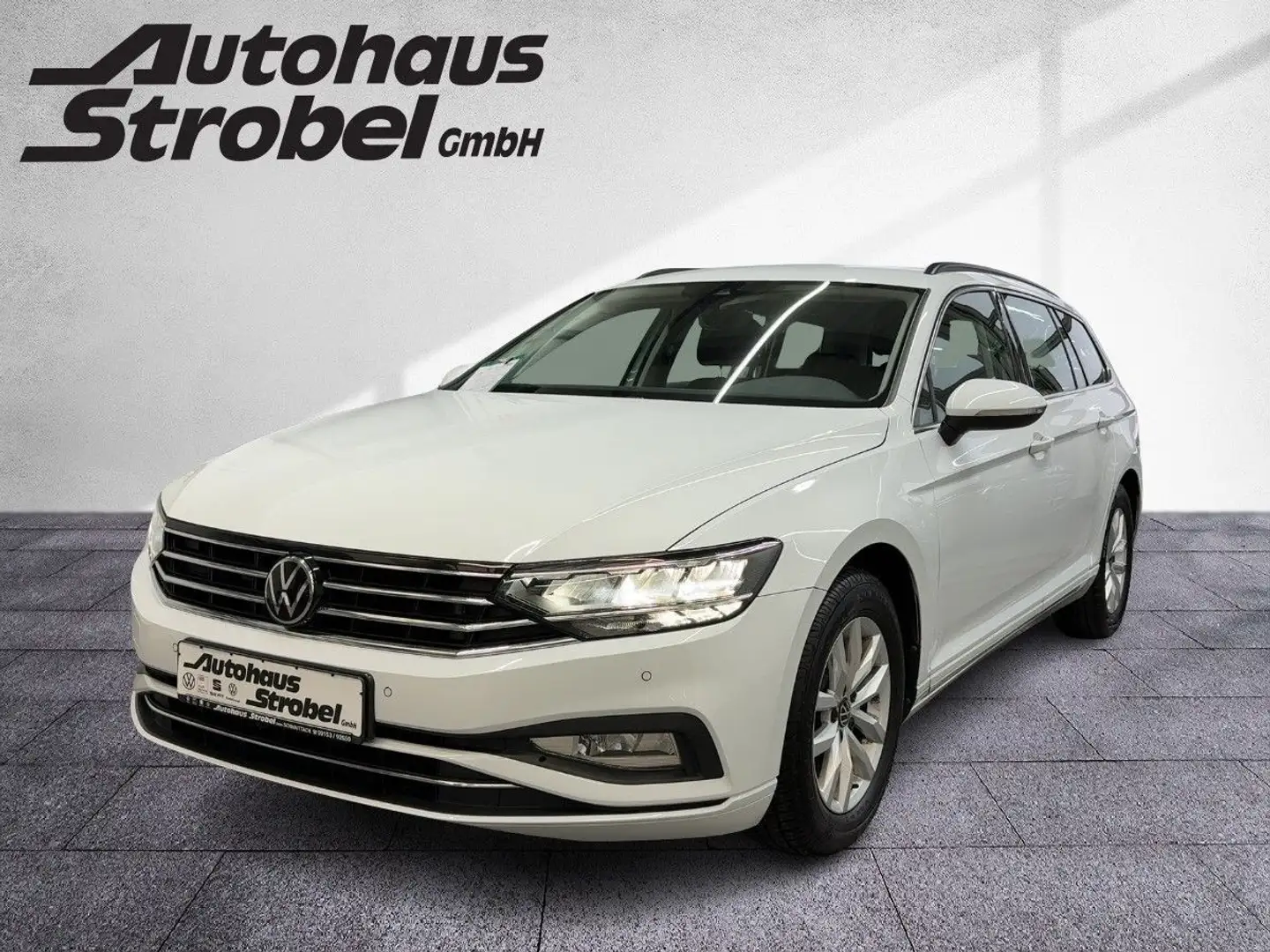 Volkswagen Passat Variant 2.0 TDI DSG Business AHK ACC Navi Weiß - 2