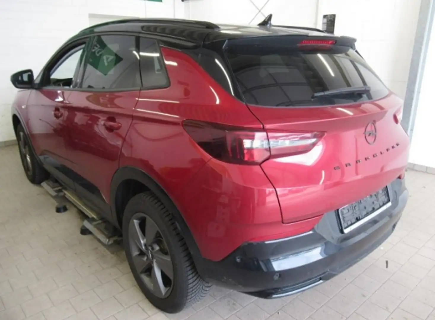Opel Grandland X X 1.2 GS Alcantara-Allwetterreifen Rot - 2