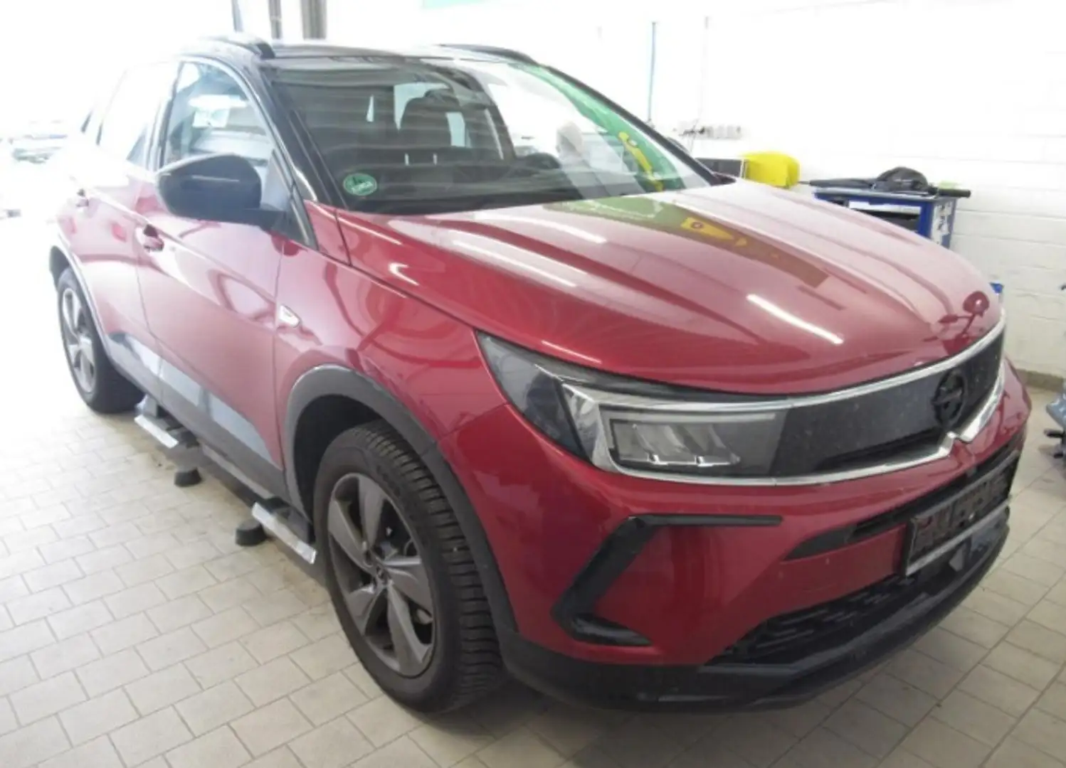 Opel Grandland X X 1.2 GS Alcantara-Allwetterreifen Rot - 1