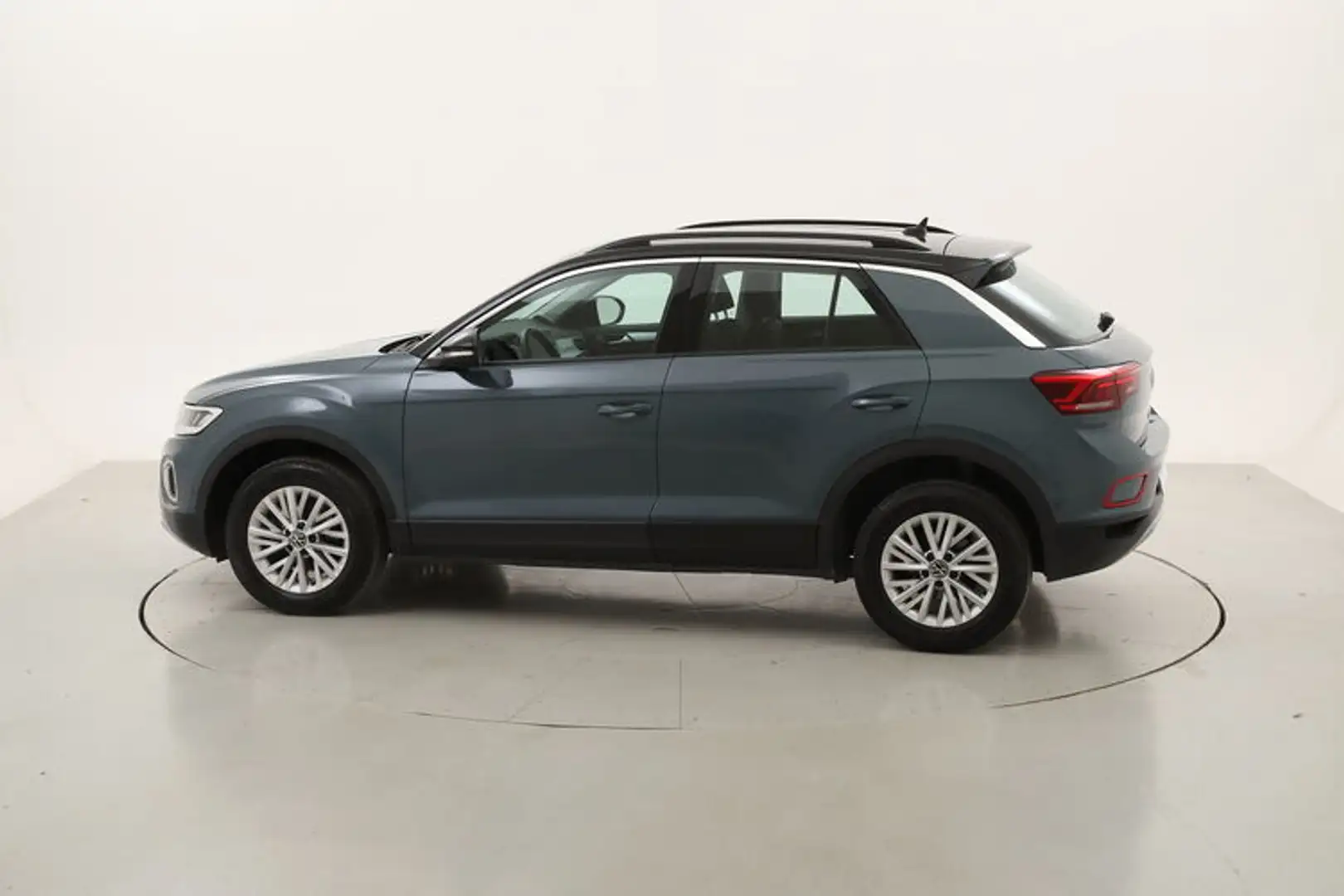 Volkswagen T-Roc Life DSG 1.5 Benzina 150CV Blu/Azzurro - 2