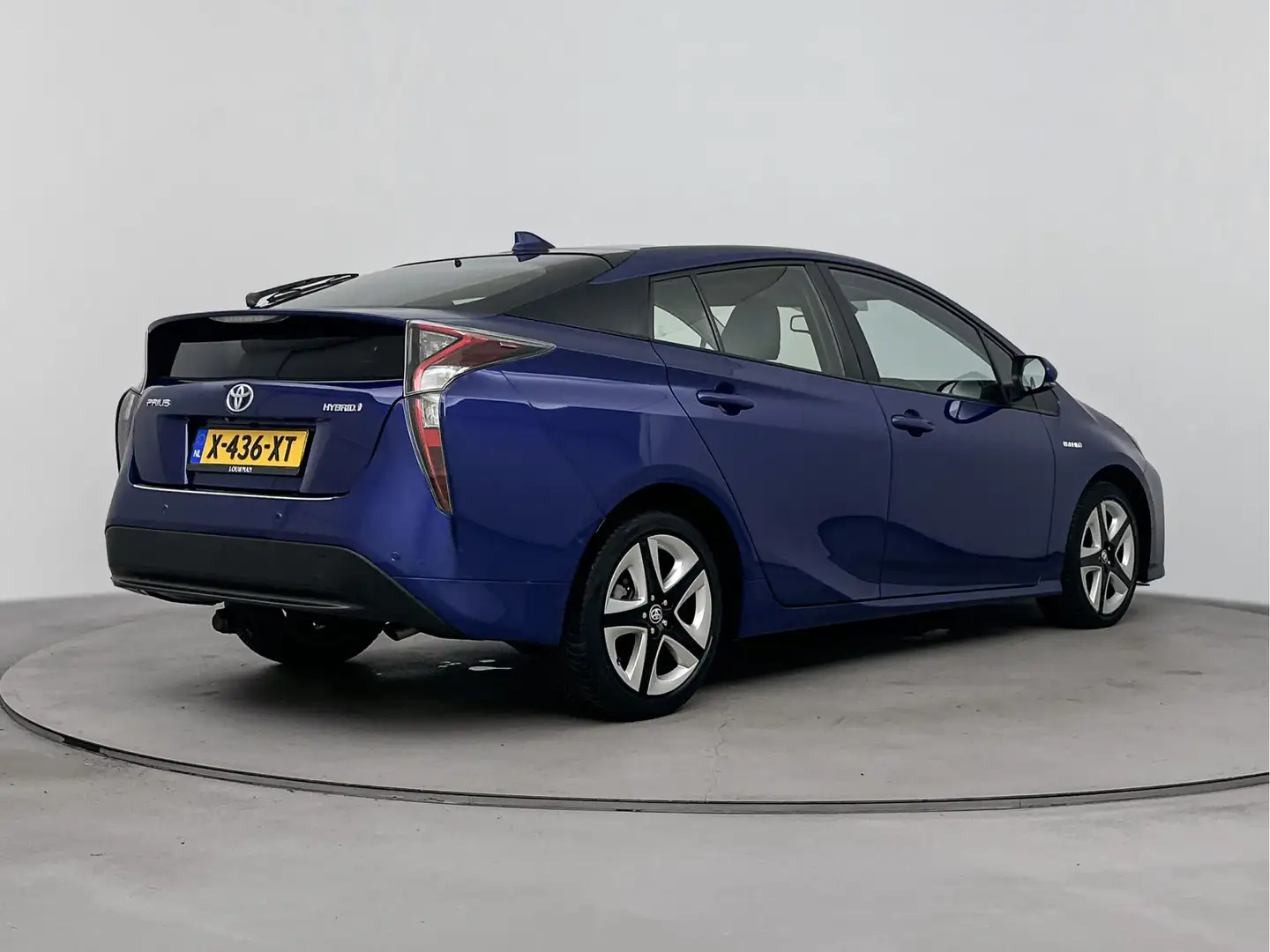 Toyota Prius 1.8 Dynamic Limited | Trekhaak | Stoelverwarming | Blauw - 2