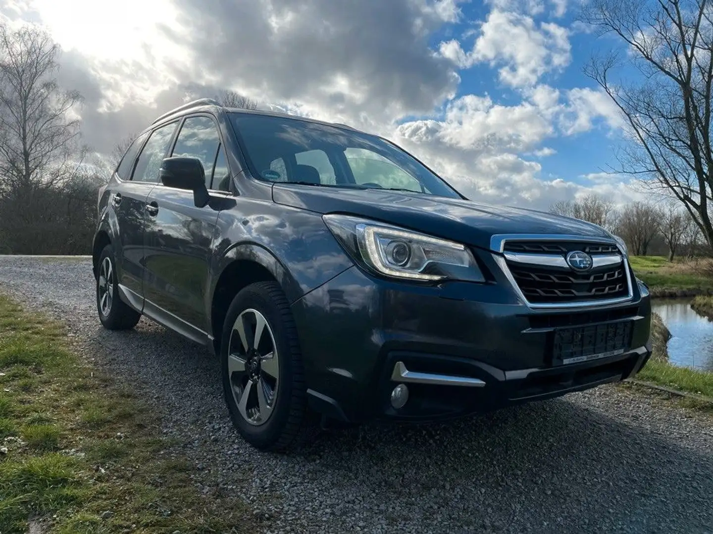 Subaru Forester Exclusive 2.0d Allrad Aut. TÜV=Neu! VB Grau - 1