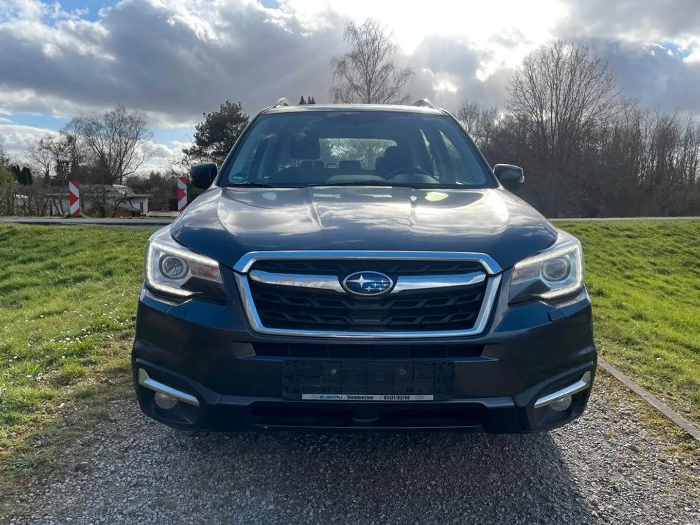 Subaru Forester Exclusive 2.0d Allrad Aut. TÜV=Neu! VB Grau - 2