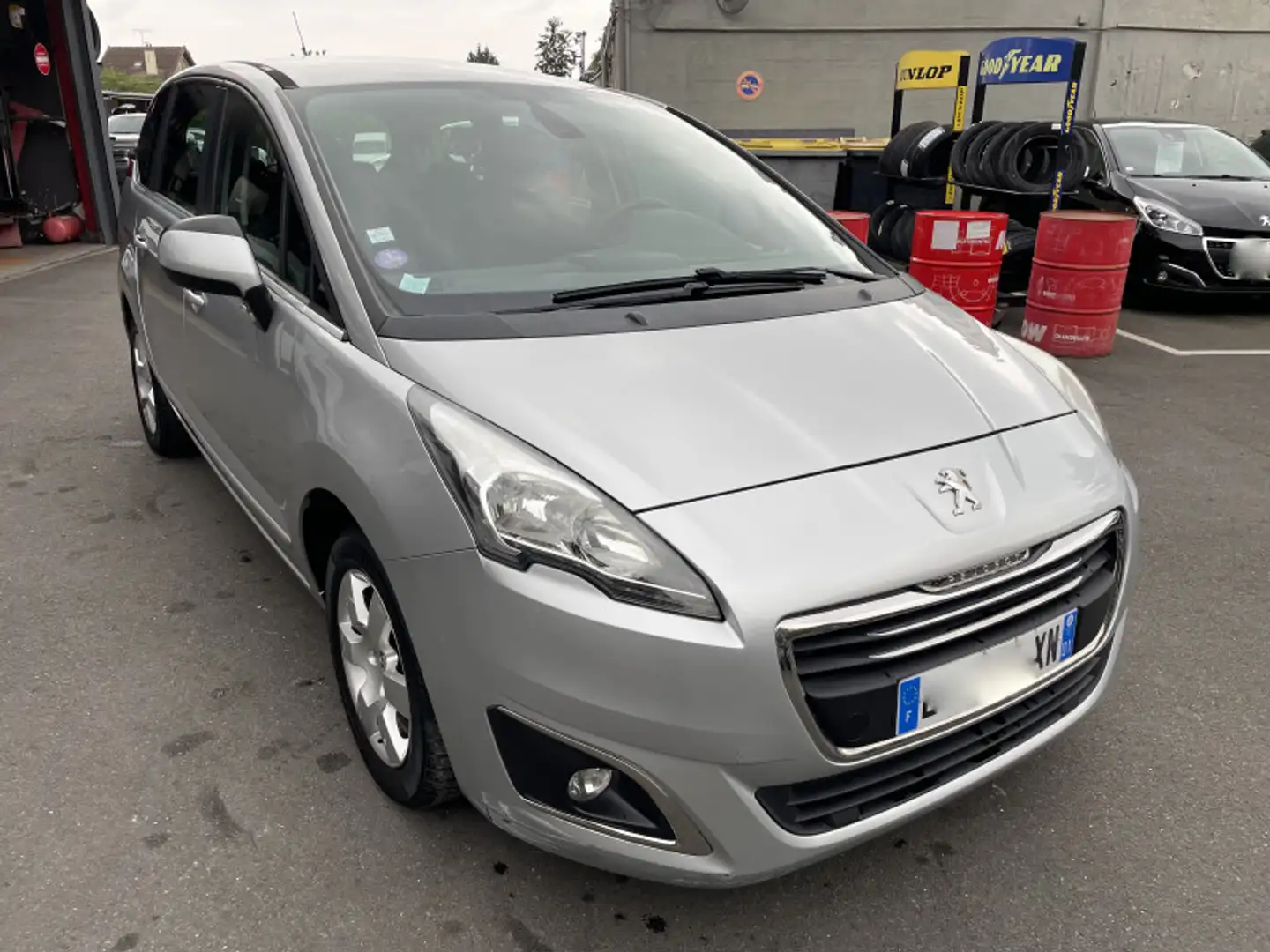 Peugeot 5008 1.2 PURETECH ALLURE  S\u0026S 7PL Gris - 2