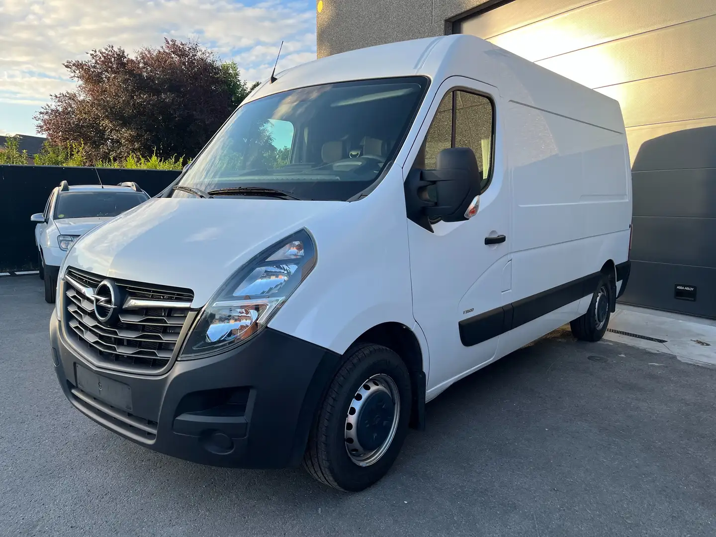 Opel Movano Movano 2.3 D L2H2 2WD VA Biały - 1