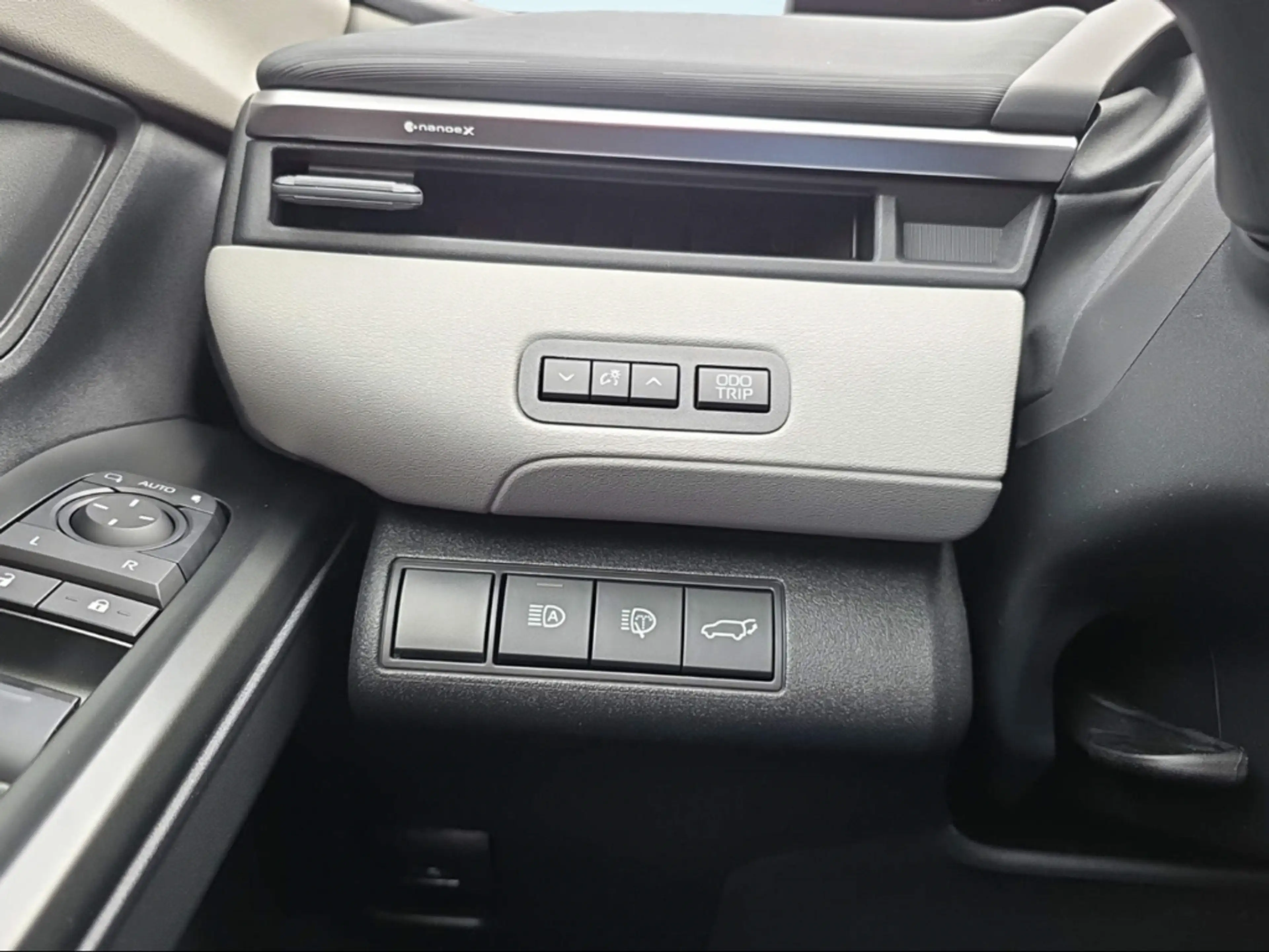 Toyota C-HR+ + 4x4 Lounge 360 Kamera JBL Spurhalteass. LED SHZ — photo 15