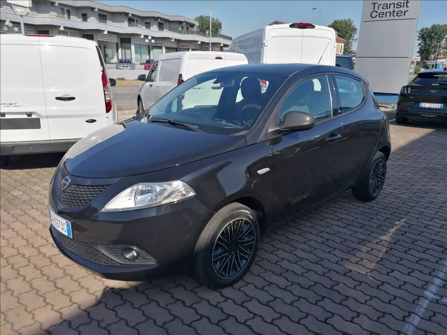 Lancia Ypsilon 1.2 Elefantino Blu per neopatentati Nero - 1