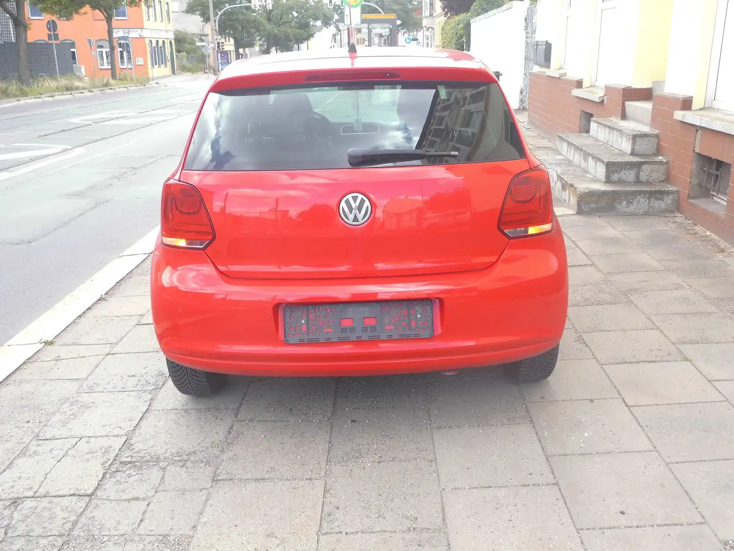 Volkswagen Polo Comfortline Rojo - 2