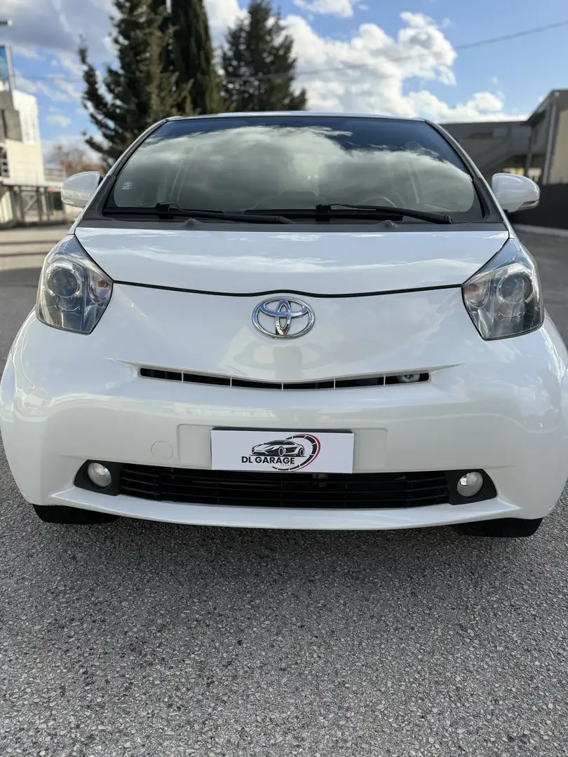 Toyota iQ 1.0 cvt (multidrive) - 1