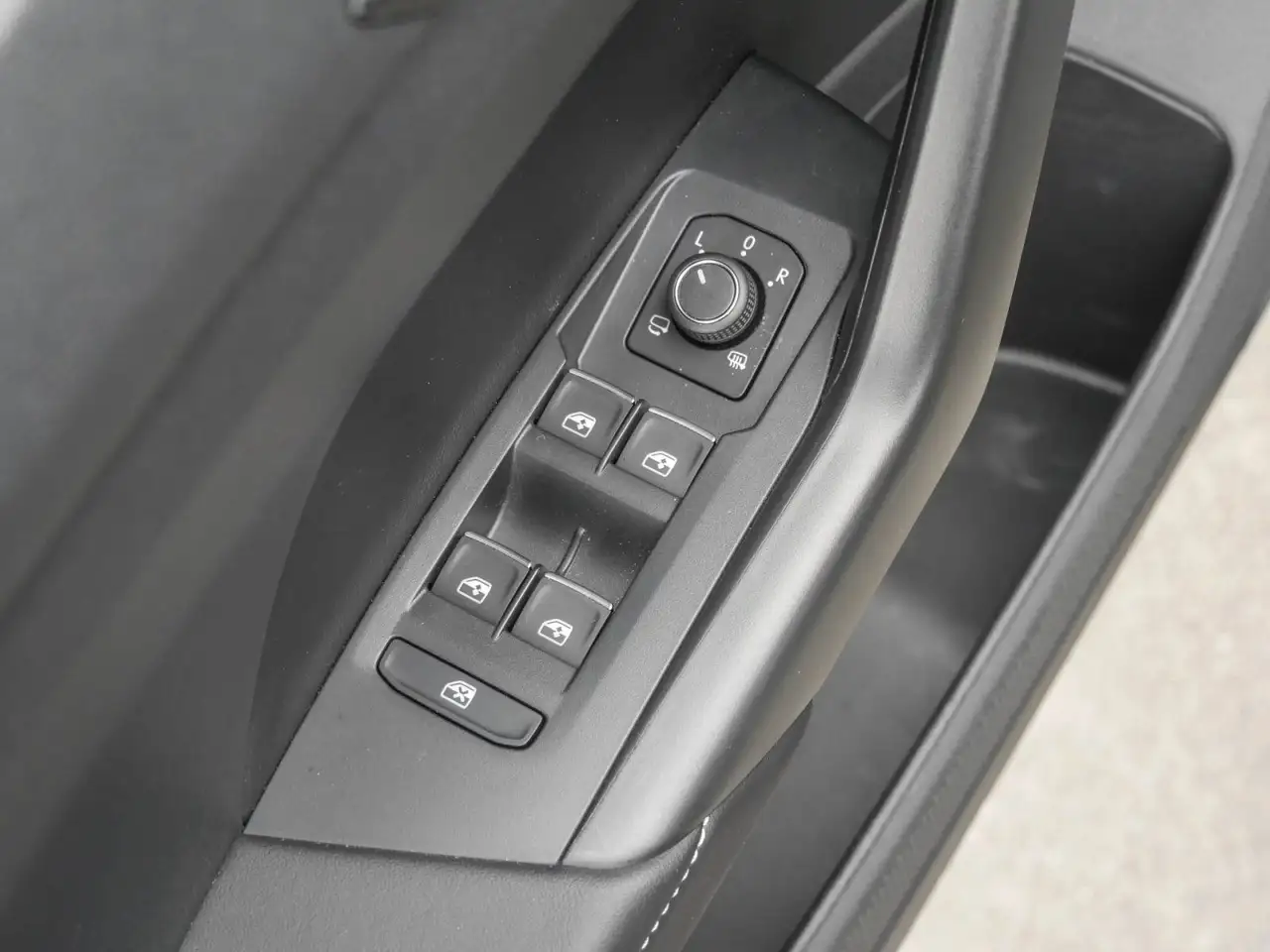 Volkswagen T-Cross GOAL 1.0 TSI DSG SHZ ACC LED TravelAssis 14