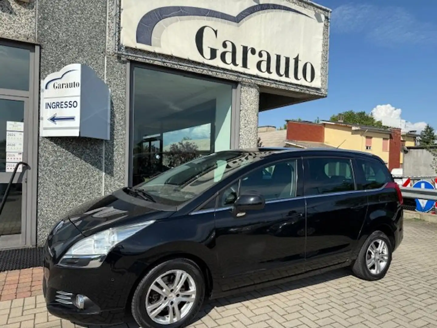 Peugeot 5008 5008 I 2009 2.0 hdi 16v Allure (feline) 150cv Schwarz - 1